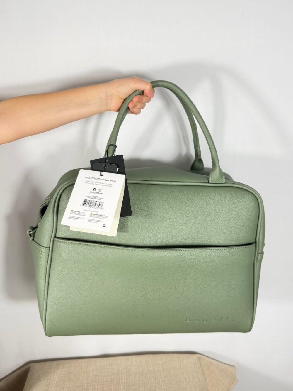 Bugatti Lagos Duffle Bag Sage Green NWT Faux Leather Weekender Travel Bag - Picture 2 of 10